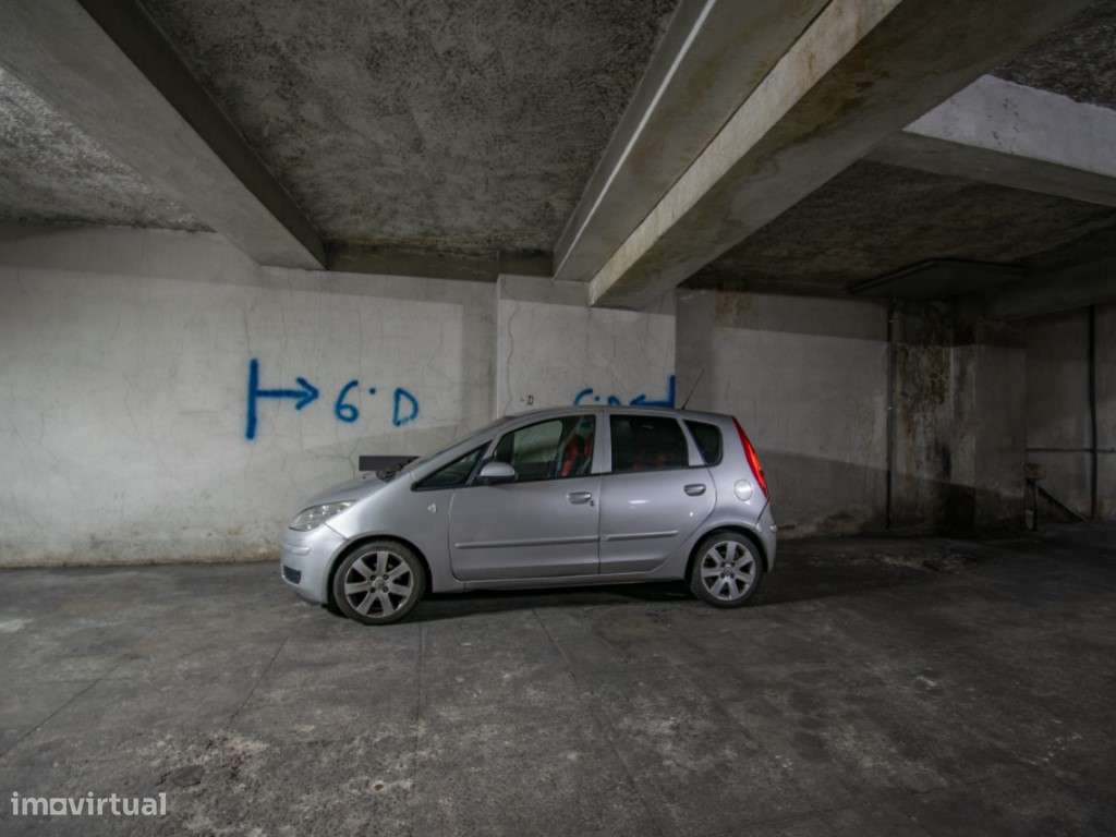 Apartamento T1 Renovado na Estrada de Benfica-20