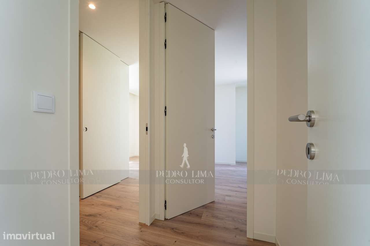 T2 NOVO com 241m2 com Terraços e 2 lugares de Garagem-16