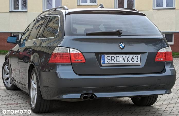 BMW Seria 5 525i - 23