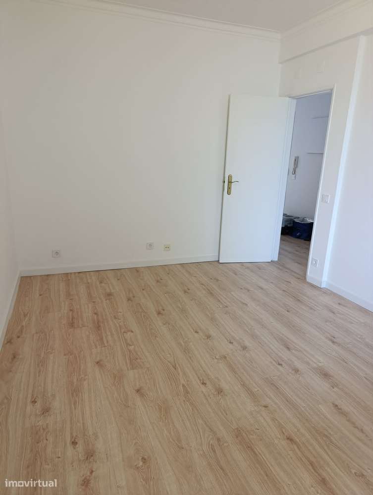Apartamento – Massamá e Monte Abraão, Moinho Encarnado, Massamá - Mais