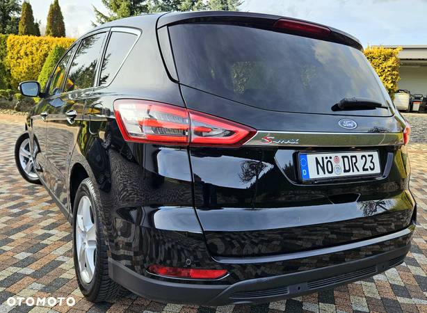 Ford S-Max - 13