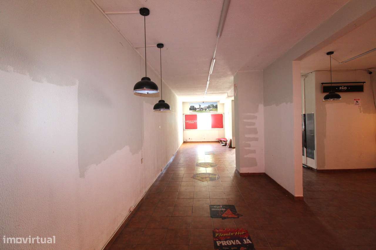 Excelente Loja com 2 Pisos – Zona Central-3