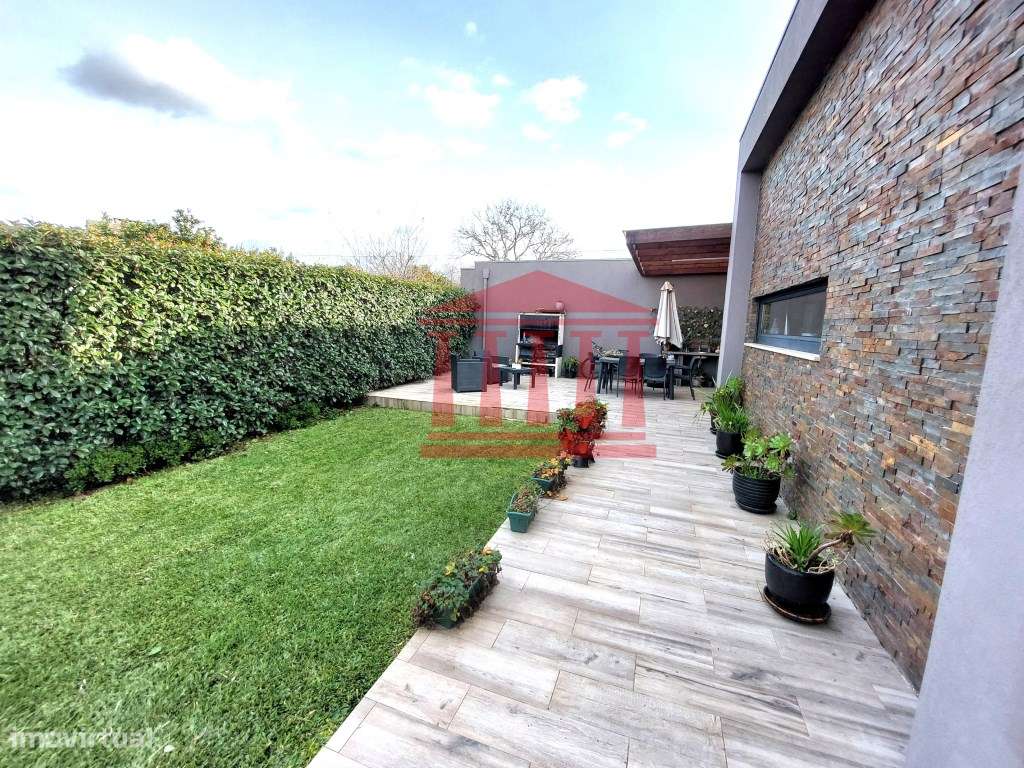 MORADIA TÉRREA SEMINOVA-41