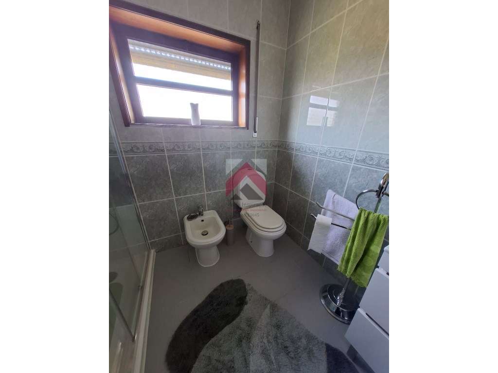 Moradia T3 Isolada na Costa do Valado-30