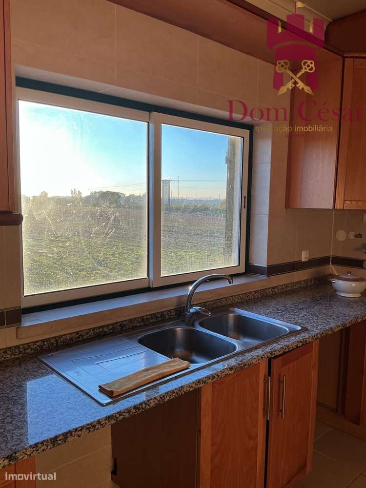 Moradia T4  R/C - 1º Andar em Foros de Salvaterra-11