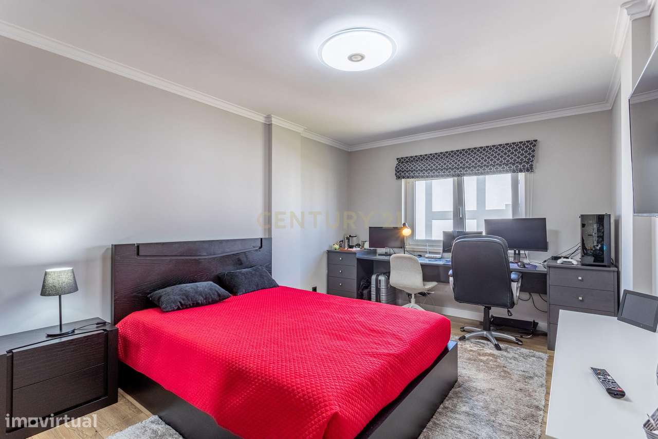 Moderno Apartamento T4 no Carregado em condomínio fechado-19