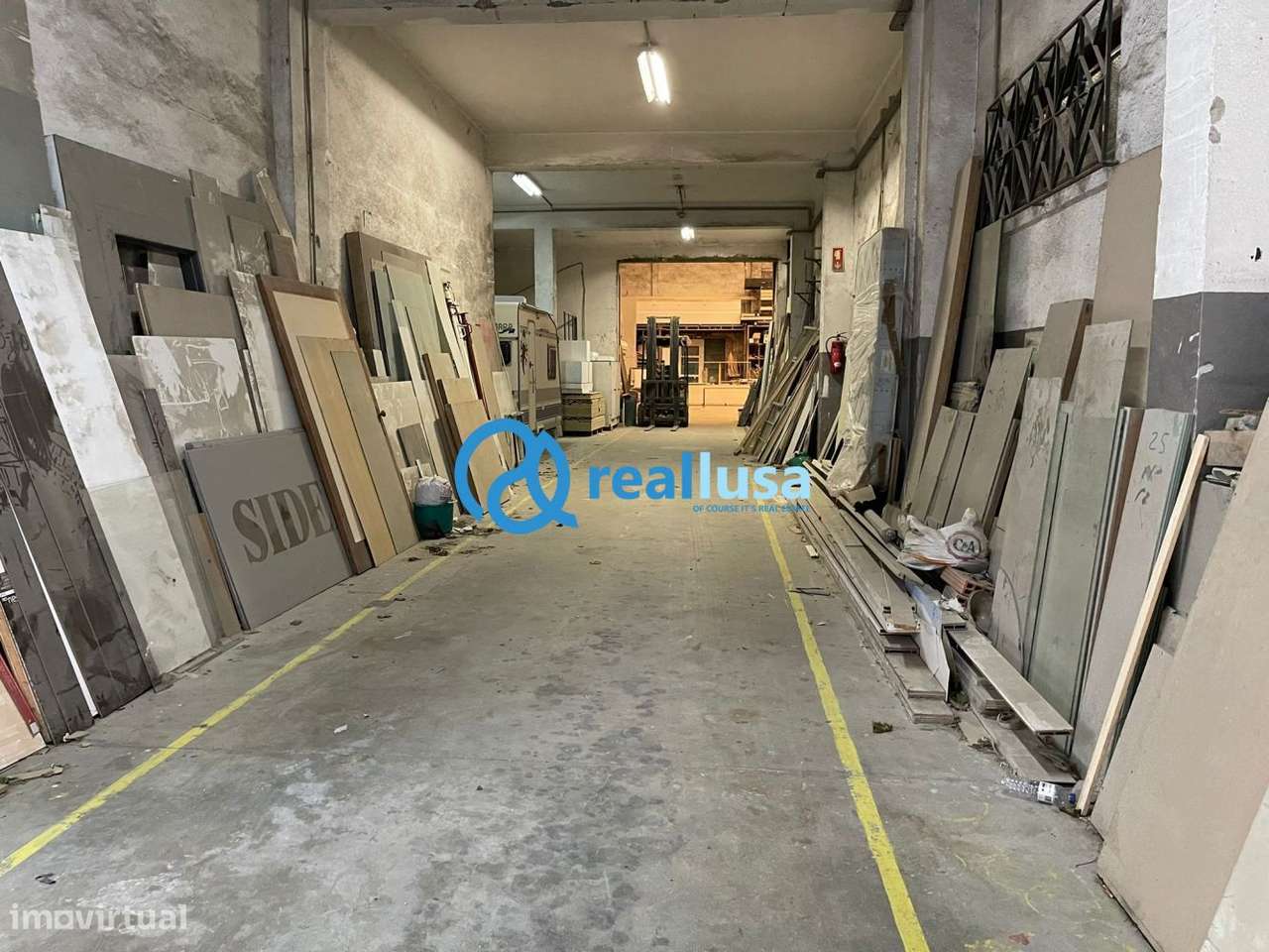 Armazém em Esmoriz perto do Intermarchê e da A29 - Grande imagem: 4/20