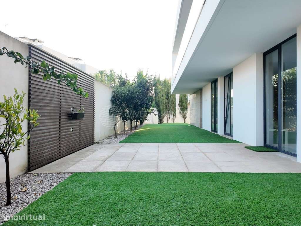 Luxuosa Moradia com 548 m2 - Premium com Piscina - 25 minutos do PORTO-54