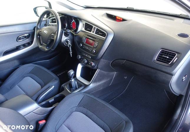 Kia Ceed - 15