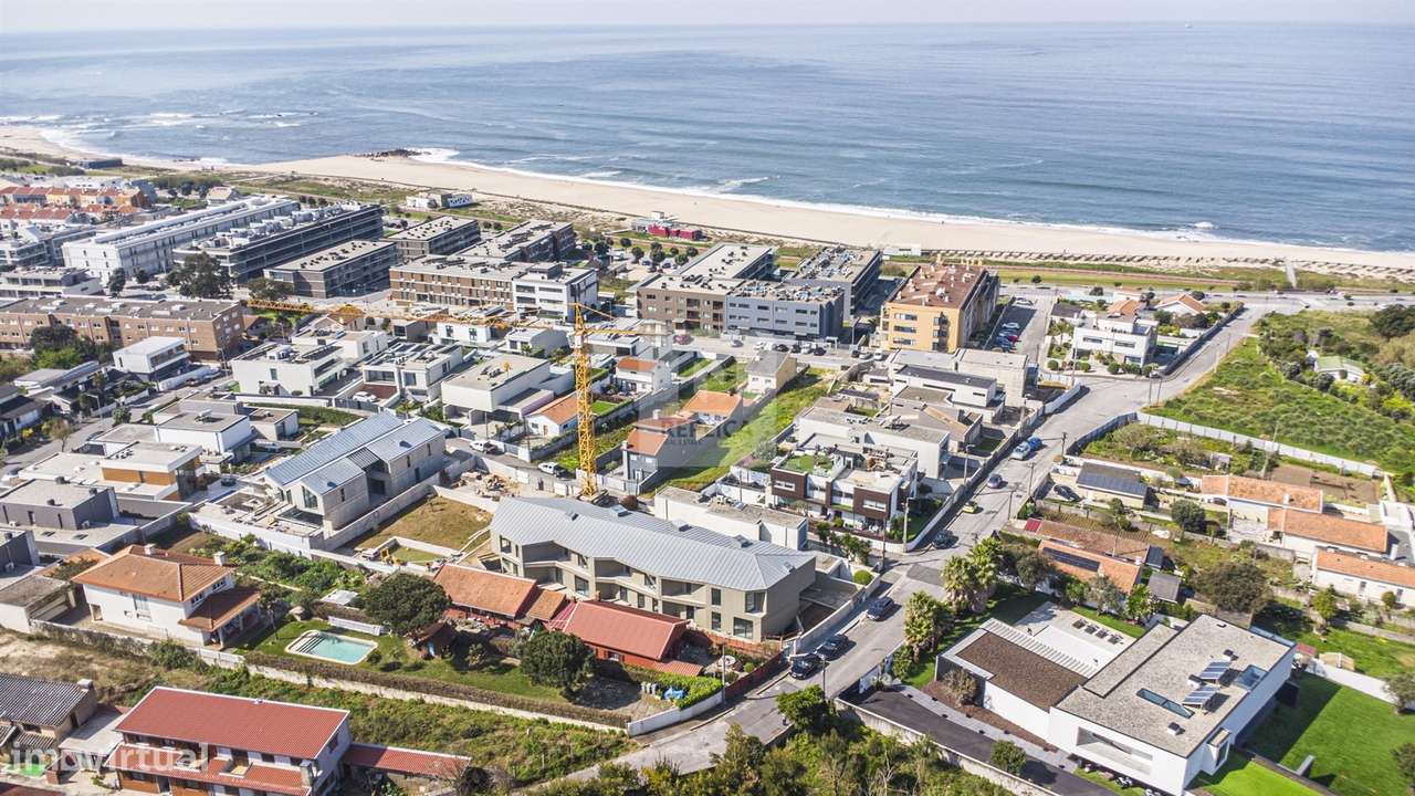 Moradia T3+1 em Canidelo a escassos metros da linha de mar-36