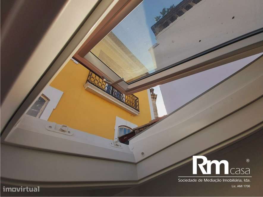 Excelente Prédio remodelado junto à Praça do Comercio-30