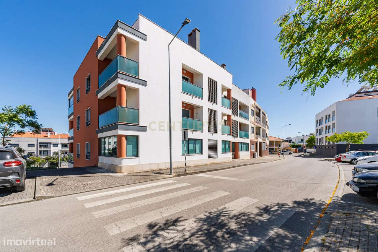 Excelente Apartamento T3+1 Duplex na Quinta da Fábrica, Vale de Milhaç-38