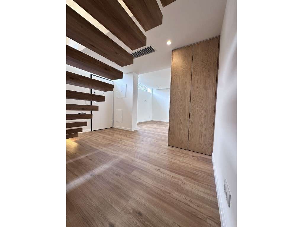 Moradia de Luxo V5 - Conforto, Modernidade e Elegância-4