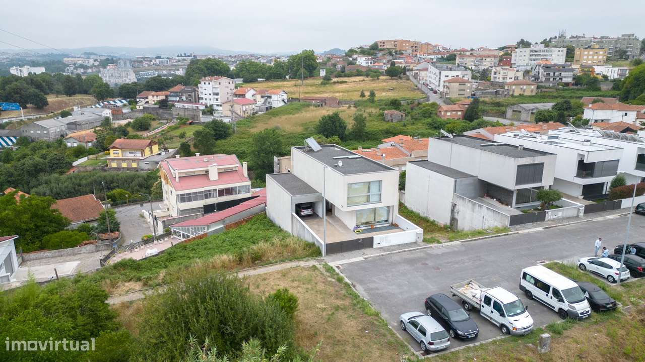 Moradia Geminada V4 c/ Piscina e Vistas Rio Douro em Oliveira do Douro-28