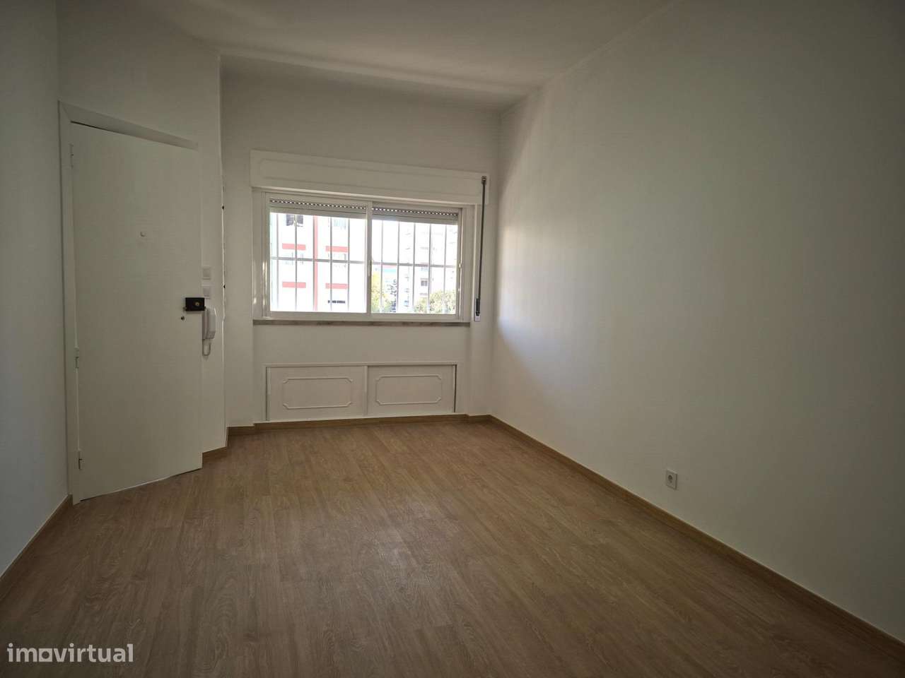 T1 renovado em Monte Abraão - Grande imagem: 4/24