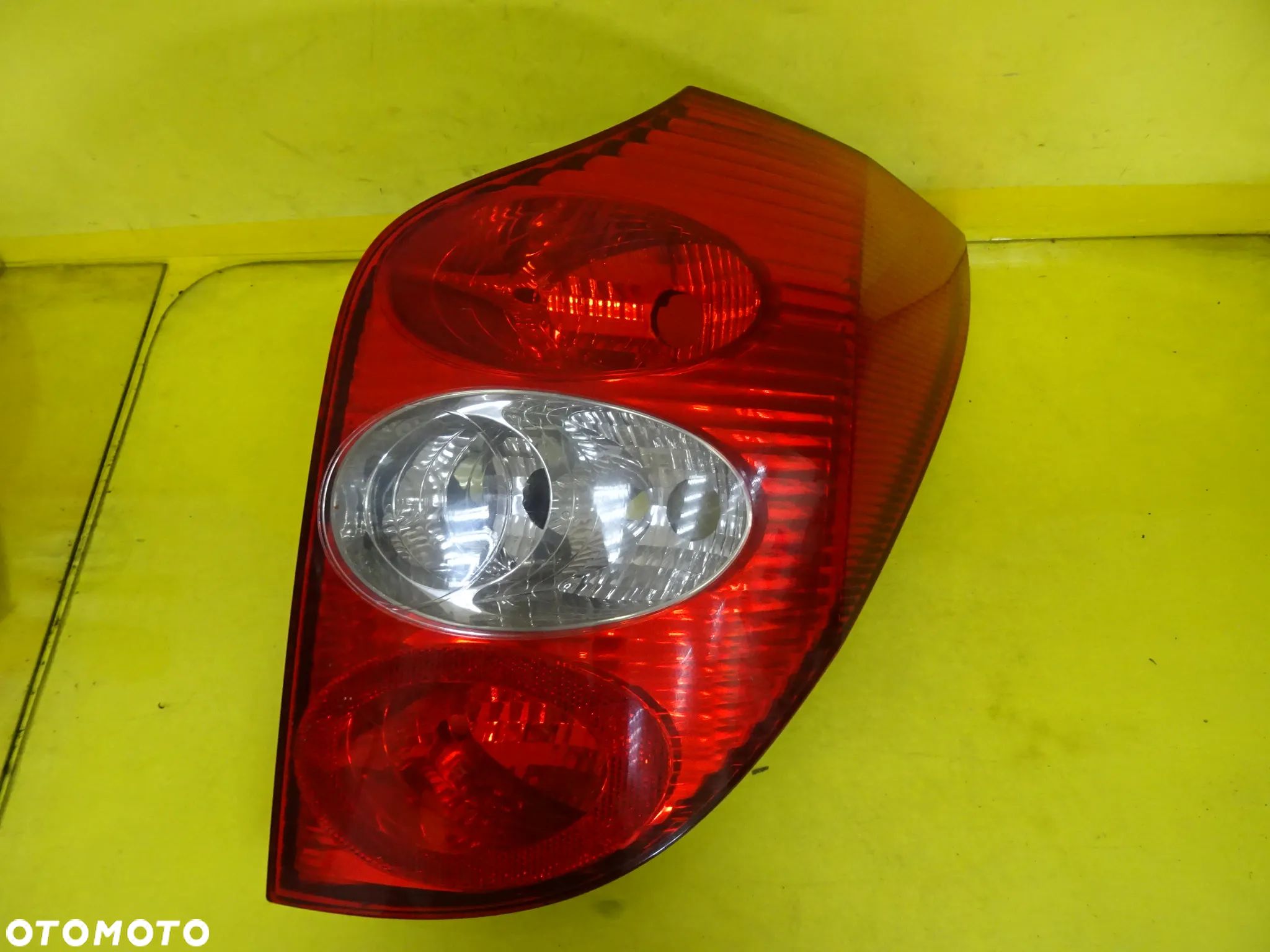 LAMPA PRAWY TYŁ RENAULT LAGUNA II 01-05 KOMBI 8200002472 NR626 - 1