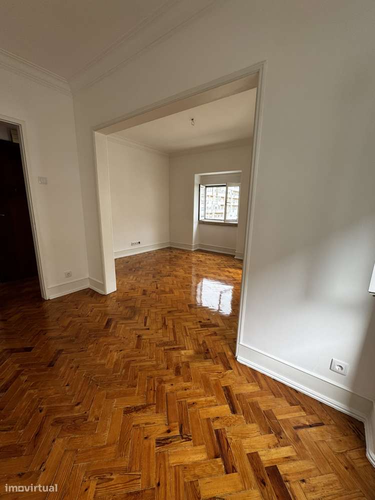 T2 renovado e central em Campo de Ourique - Grande imagem: 5/40