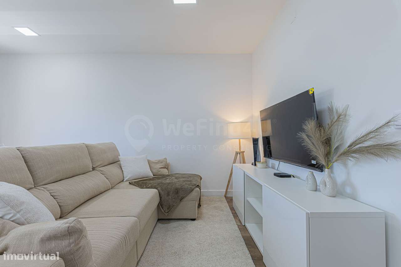 T2 Totalmente Remodelado - Baixa da Banheira-5
