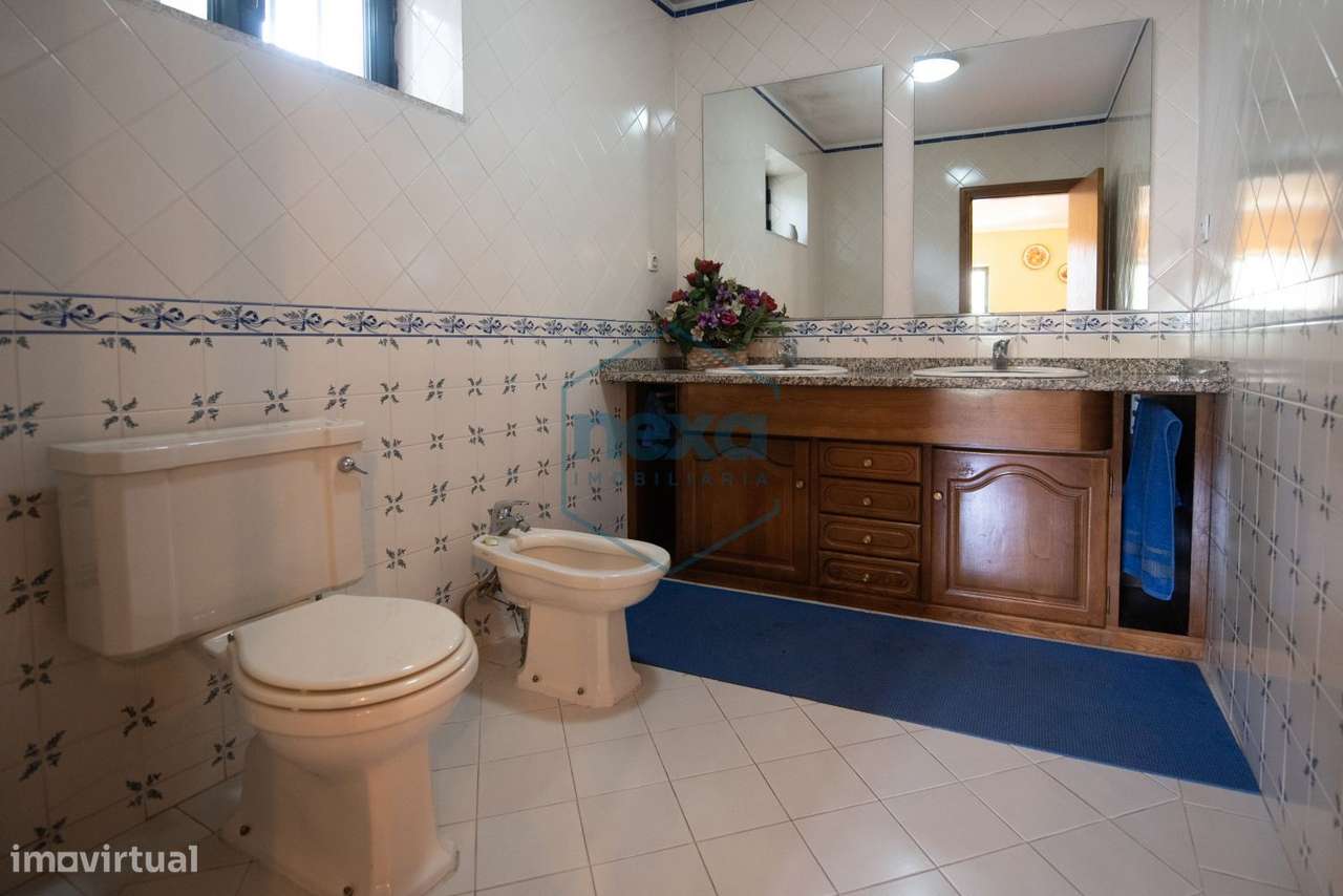 Moradia inserida em Quinta-12