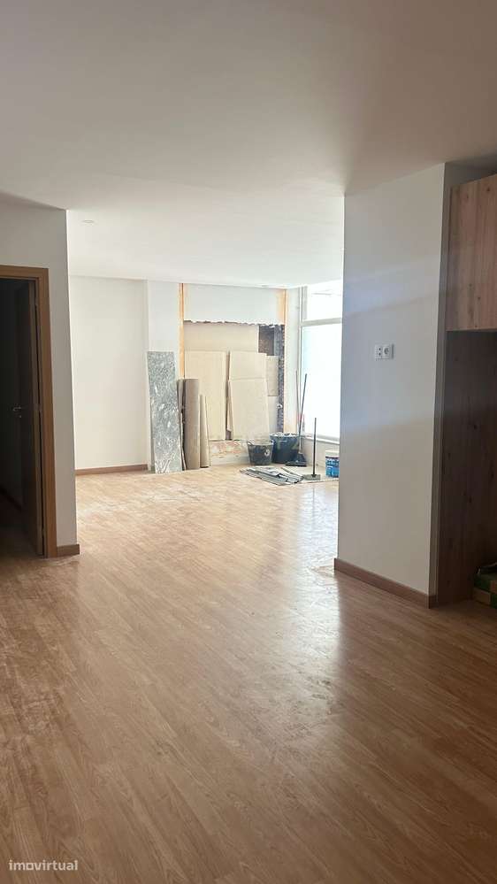 T1+1 no rés-do-chão | Edifício Palace, Fermentões – Guimarães-7