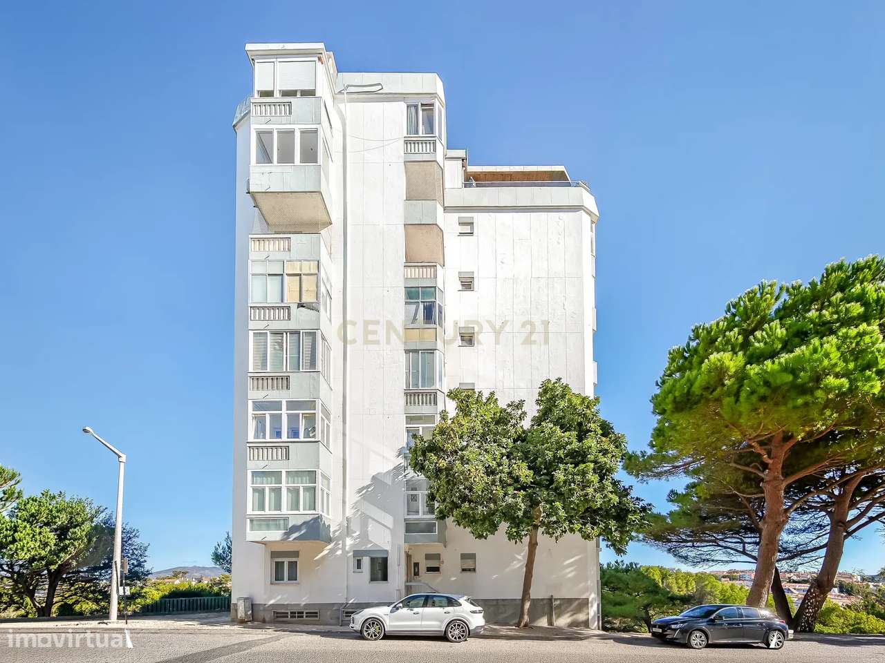 Apartamento T1+1 Remodelado com Elevador | Pampilheira | Cascais-28