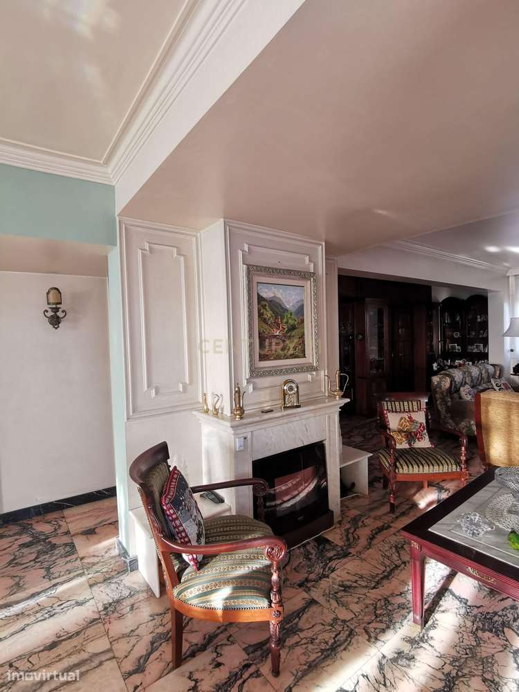 Apartamento T5 no Edifício Gemini nas Avenidas Novas - Grande imagem: 4/23