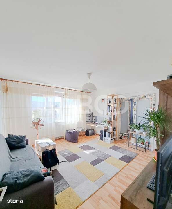 De vanzare apartament cu 2 camere cartierul Plopilor langa BT Arena - Imagine principală: 1/6