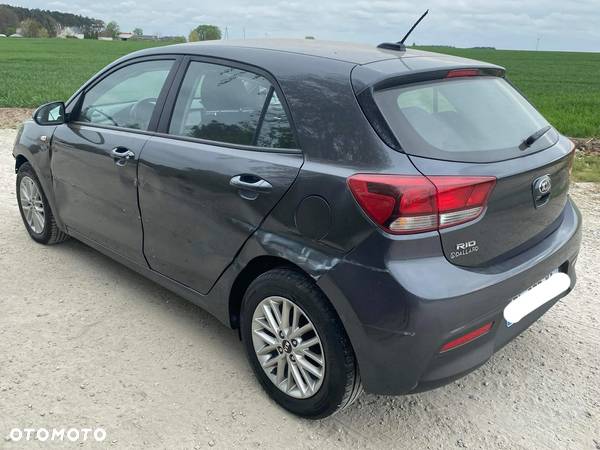 Kia Rio - 9