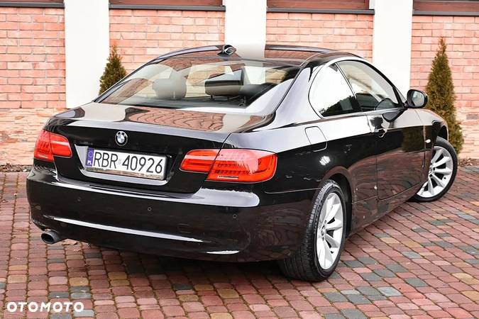 BMW Seria 3 318i Coupe Edition Exclusive - 3