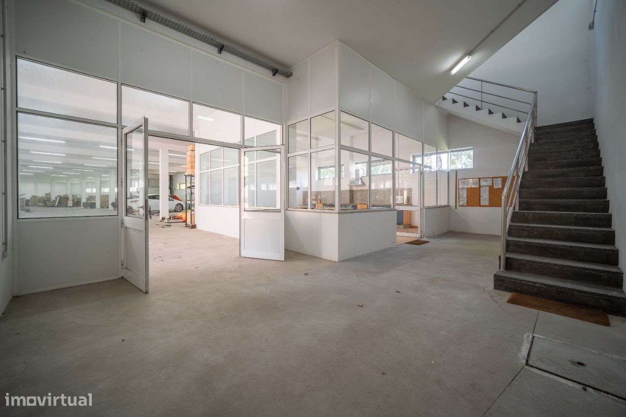 Pavilhão Industrial na freguesia de Ronfe - Grande imagem: 4/12