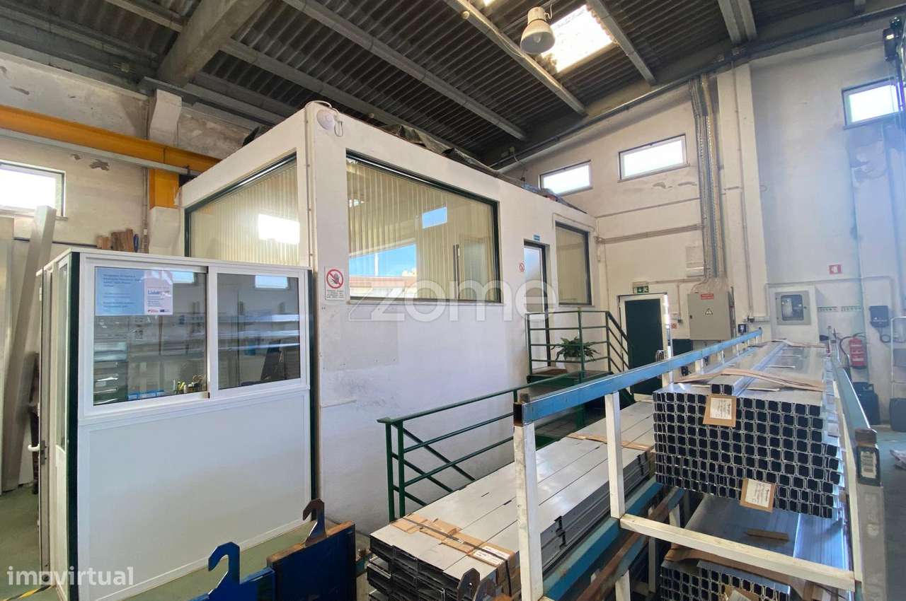 Armazém Industrial Mem Martins - Sintra - Como Novo - Grande imagem: 4/15