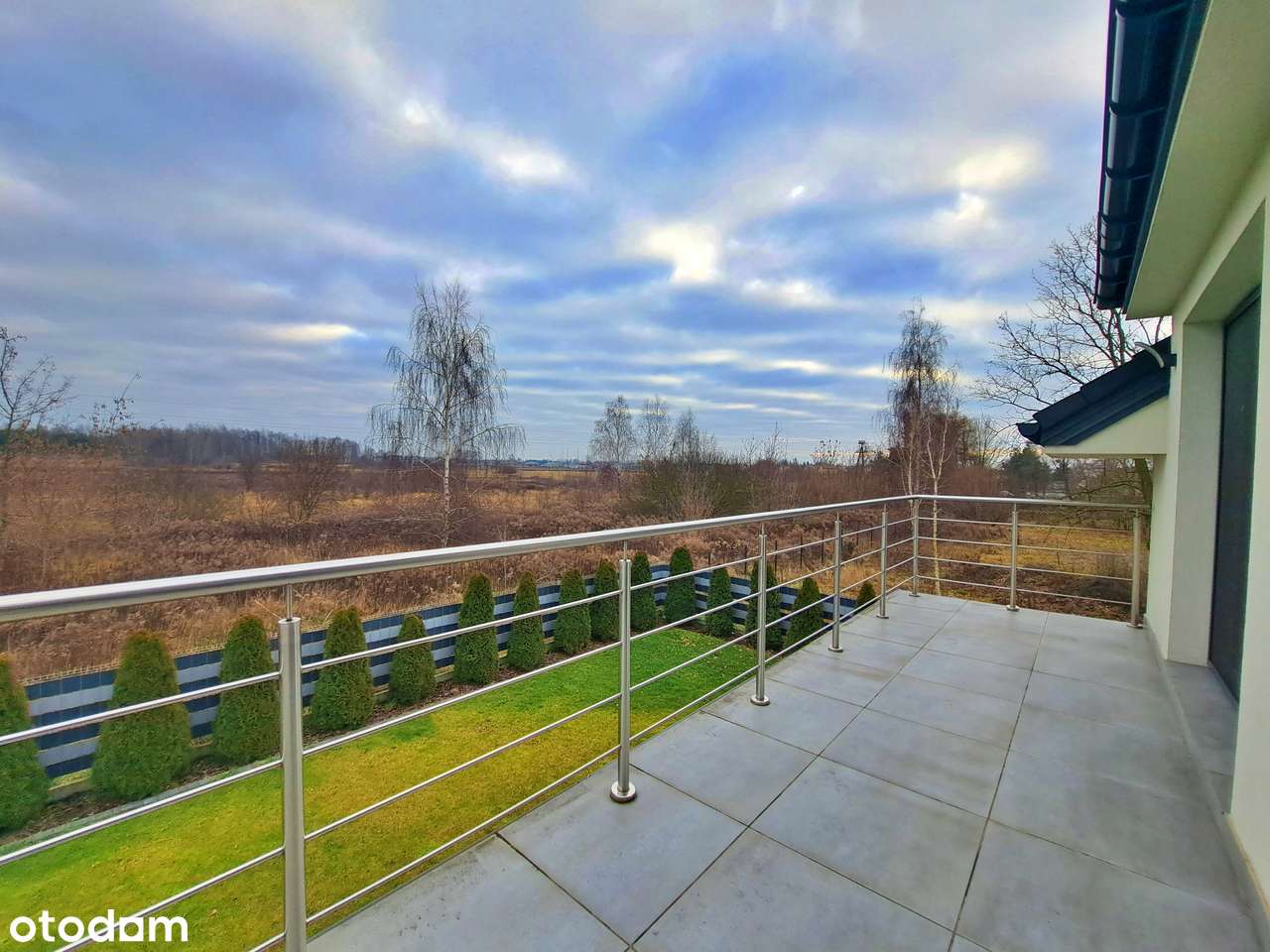 Luksusowy dom na sprzedaż w spokojnej okolicy.-14