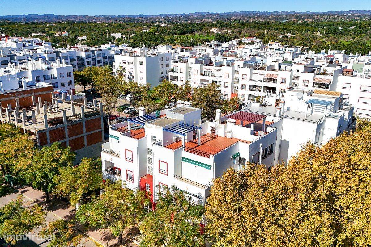 Apartamento T2 com Grandes Varandas e estacionamento no Mato Santo Esp-26