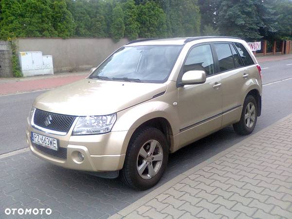 Suzuki Grand Vitara 2.0 De luxe - 8