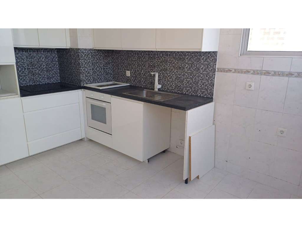 Apartamento T2 com Vista Rio em Santo António da Charneca - Excelen... - Grande imagem: 2/26