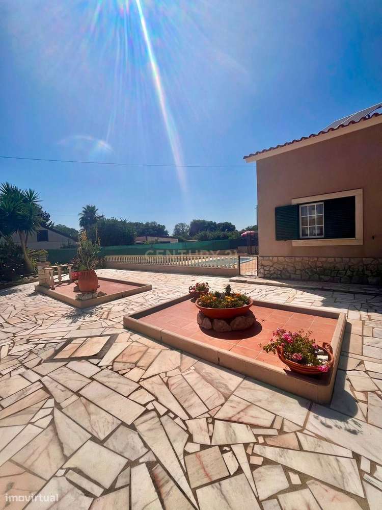 Moradia T2+2 Térrea com Piscina, Anexo de 50 m² e Lote de 1.690 m²-3