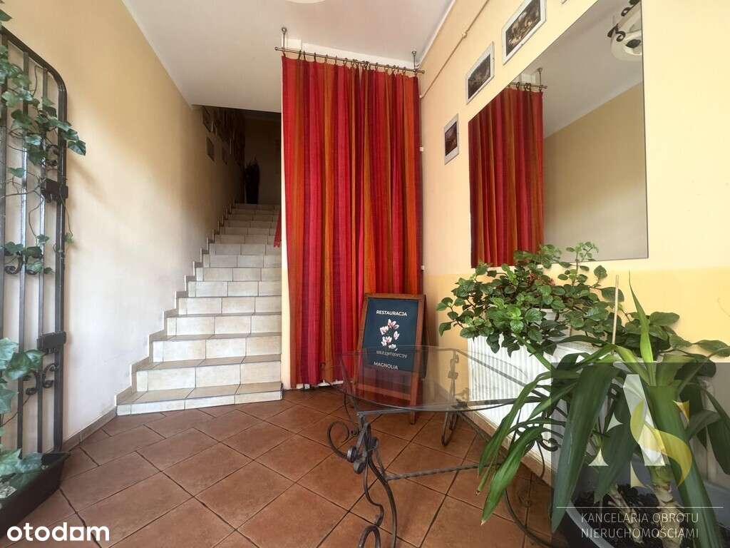 Kamienica z dochodową restauracją w centrum miasta-12