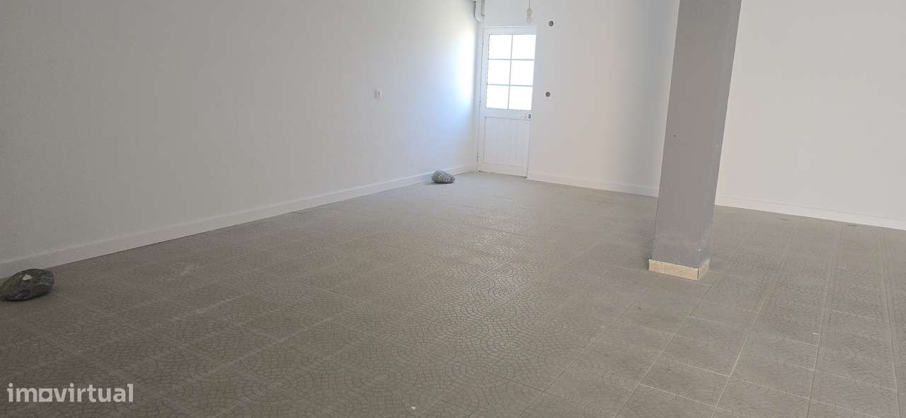 Moradia T4 com piscina-21