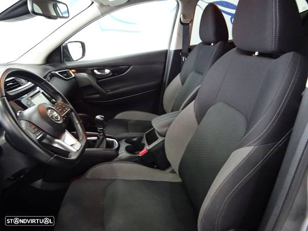 Nissan Qashqai 1.5 dCi N-Connecta J18 - 10