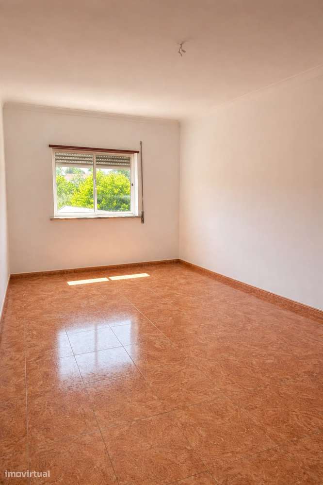 Apartamento T3 com Parqueamento Centro de Benavente-7