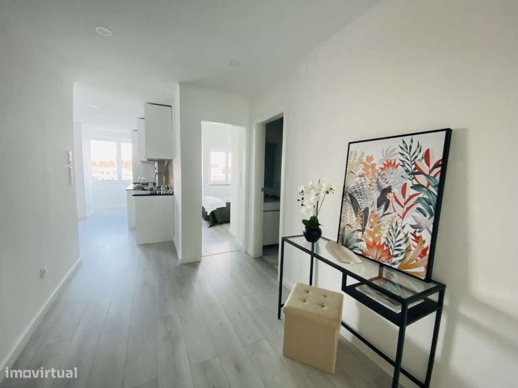 Apartamento T2, totalmente remodelado e mobilado, Benfica - Grande imagem: 4/34