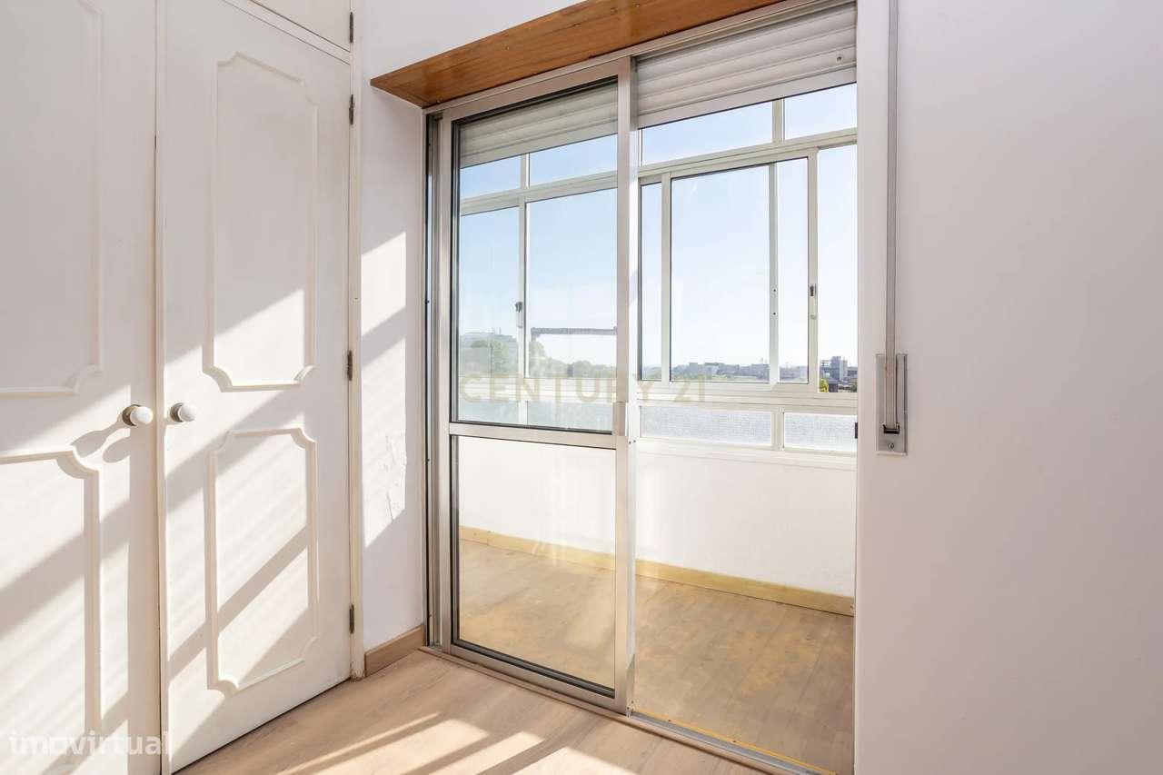 Apartamento T3 em Almada com Excelente Localização-41
