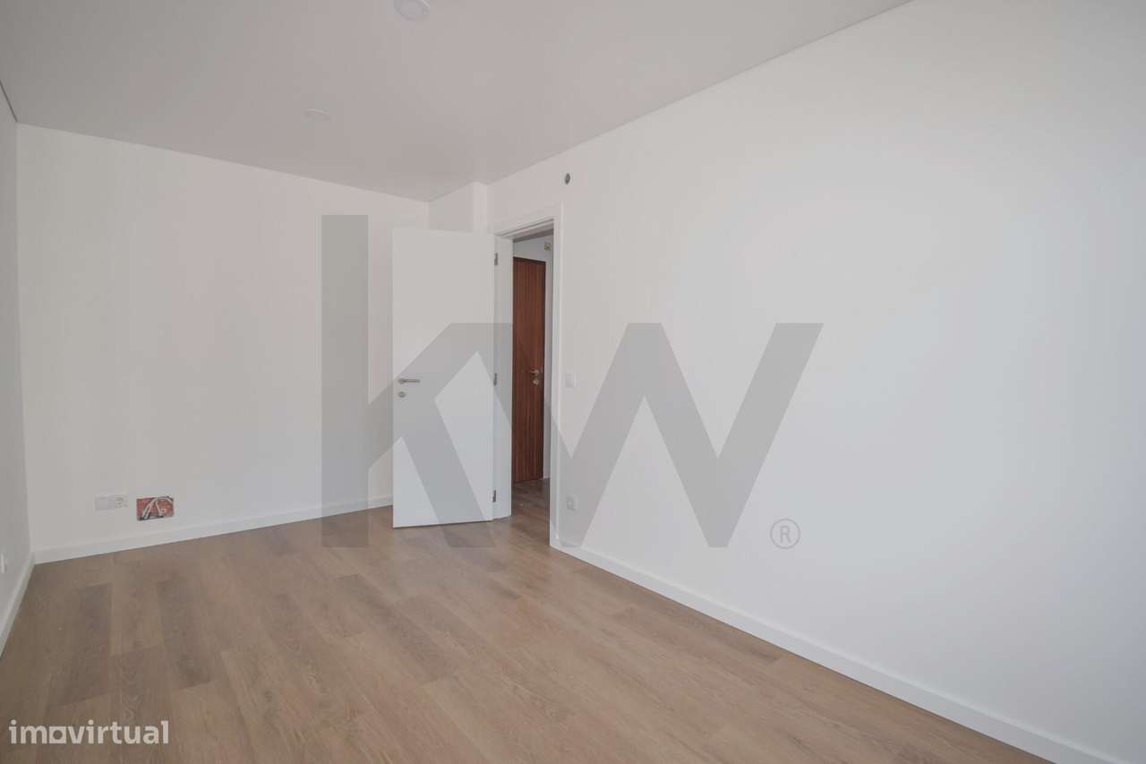 Apartamento T3 Renovado com Vista Rio – Algés - Grande imagem: 5/26