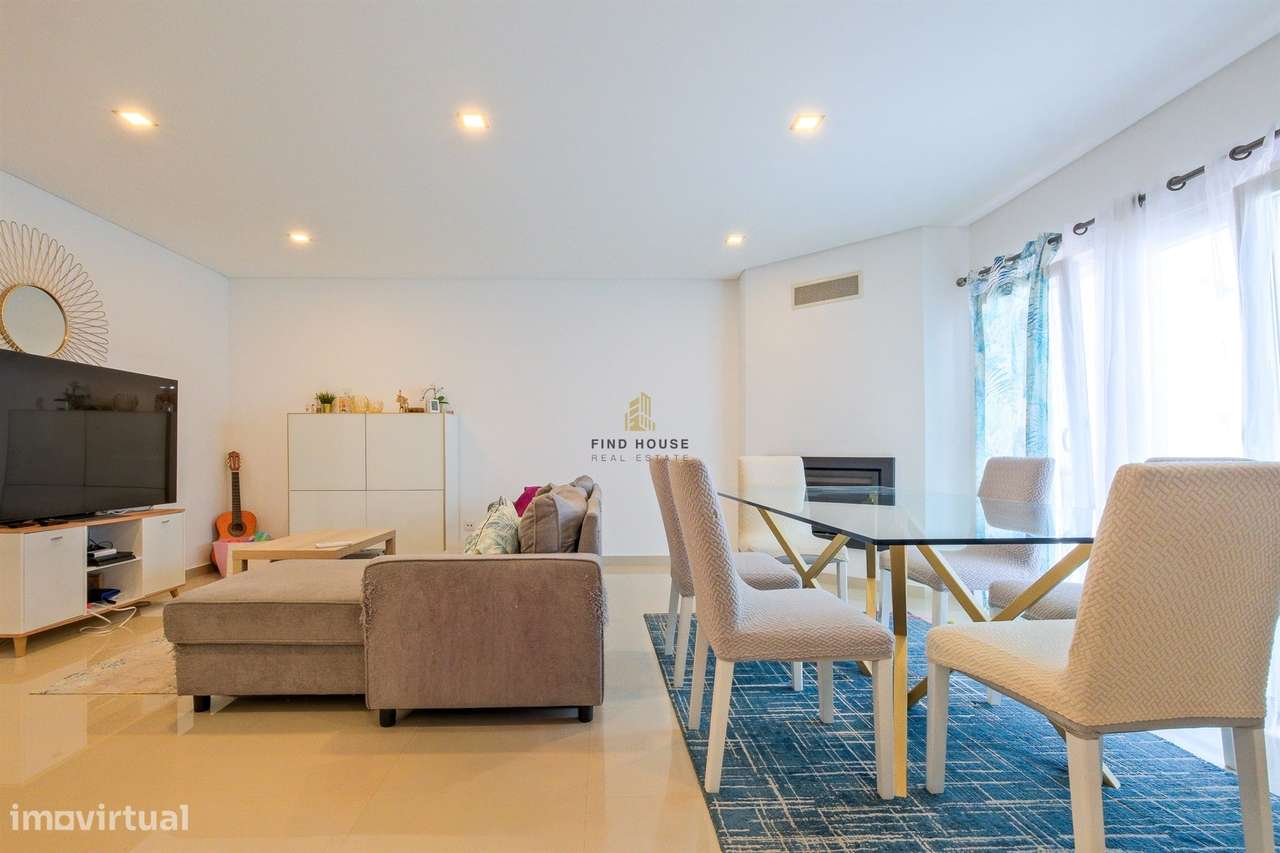 Moradia T3 com piscina, jardim e garagem box, na Caparica-14