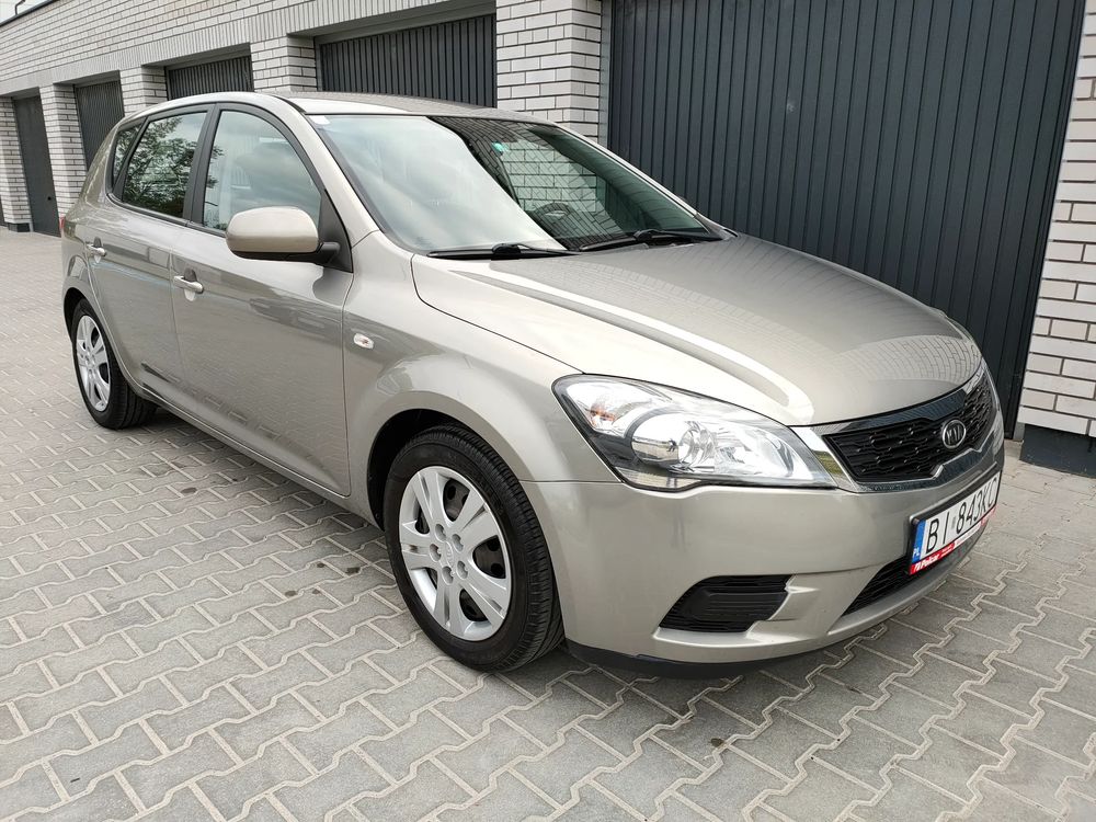 Kia Ceed I 1.4 CVVT Attract 2011