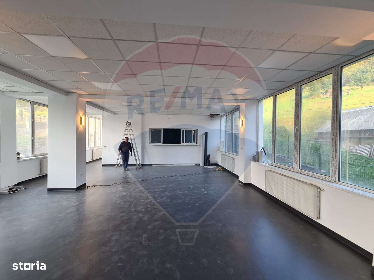 Vila / Pensiune / Camin / Azil seniori, zona superba Moeciu, parcare-14