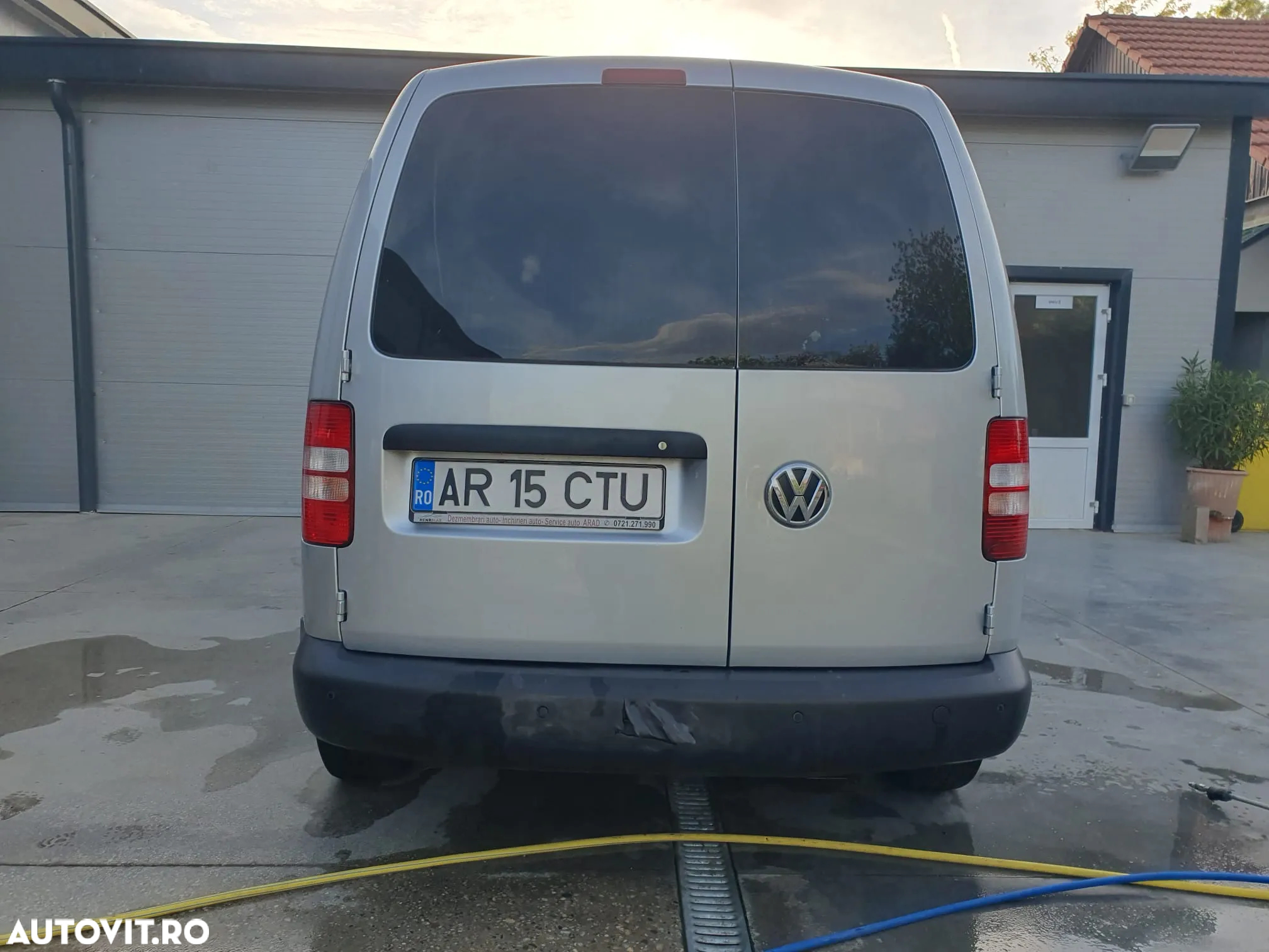 Volkswagen Caddy - 10