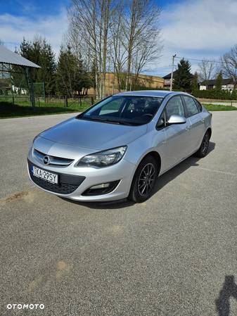 Opel Astra IV 1.4 T Active - 2