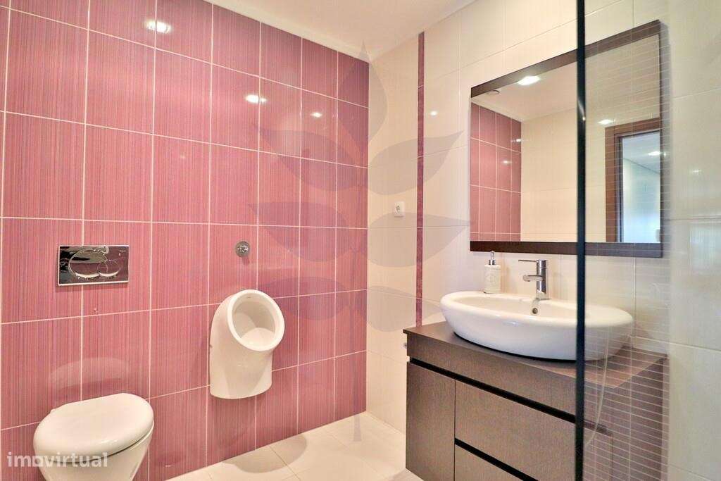 Venda Moradia Geminada Palmeira T4-54