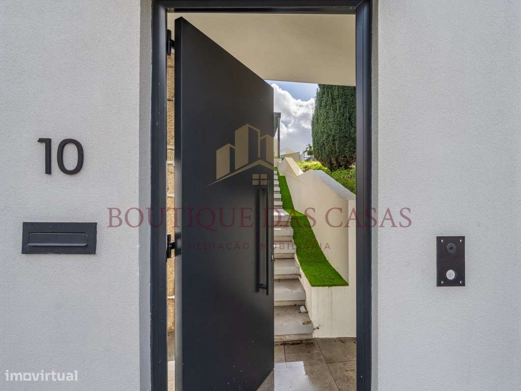 Moradia T3+1 Totalmente Renovada - Campanhã - Grande imagem: 2/43